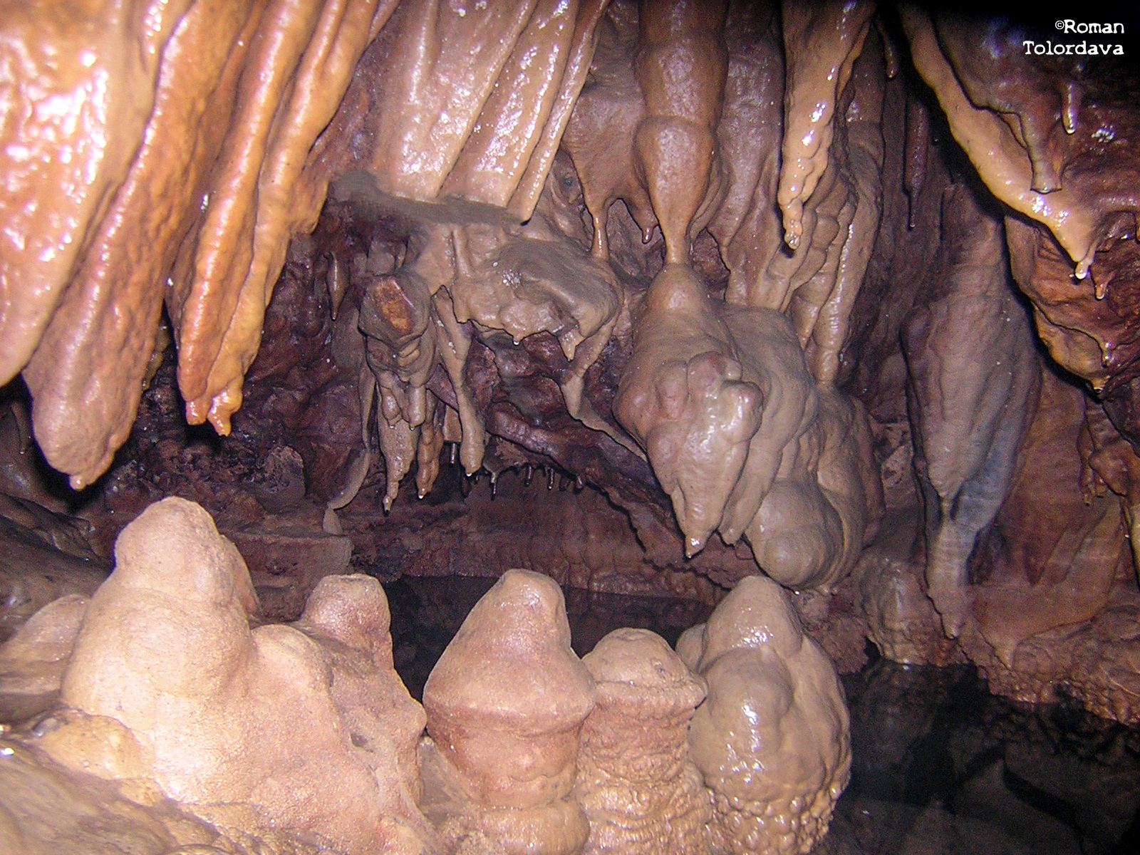 Jortsku Cave